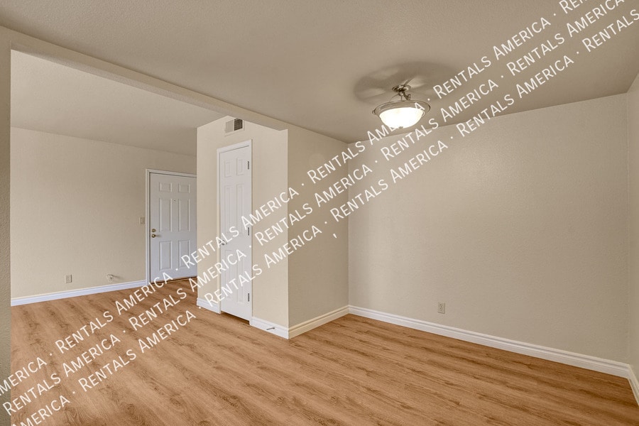 Building Photo - 4310 Sandy River Dr