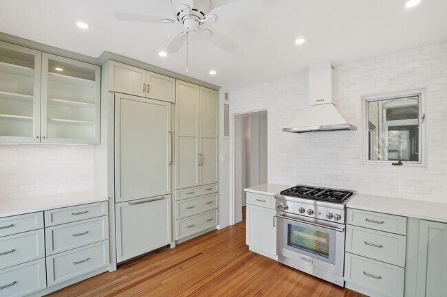 Building Photo - 1635 35th St NW