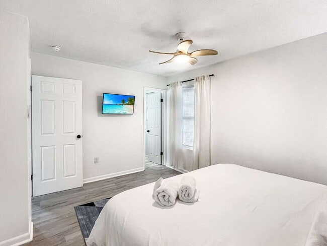 Building Photo - 1224 Crawford Way