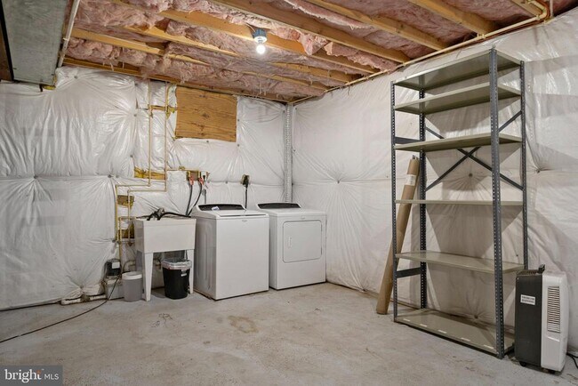 Building Photo - 1544 Avenue C