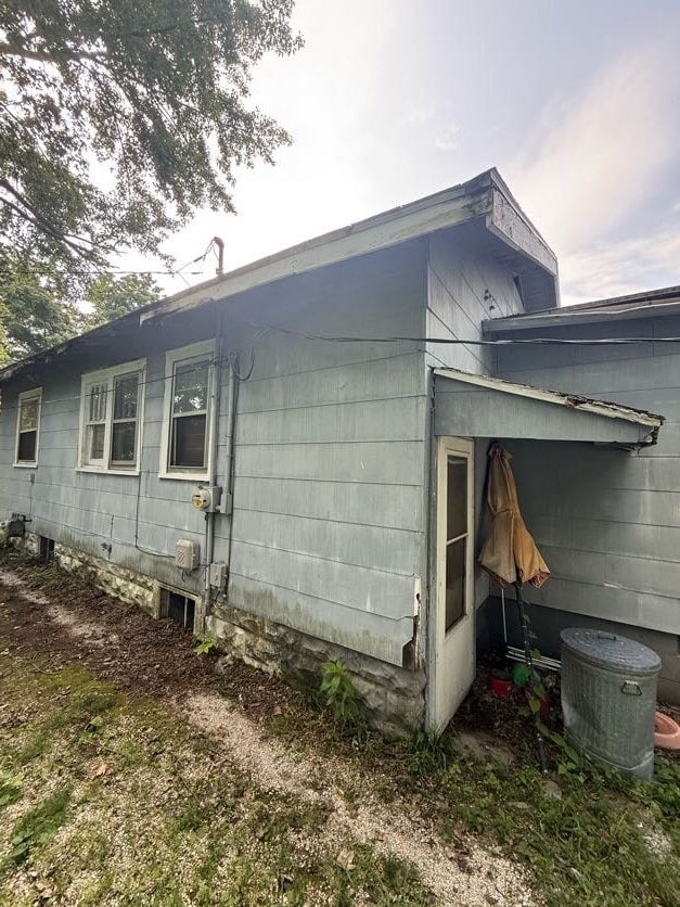 Building Photo - 2067 N Maple Ave