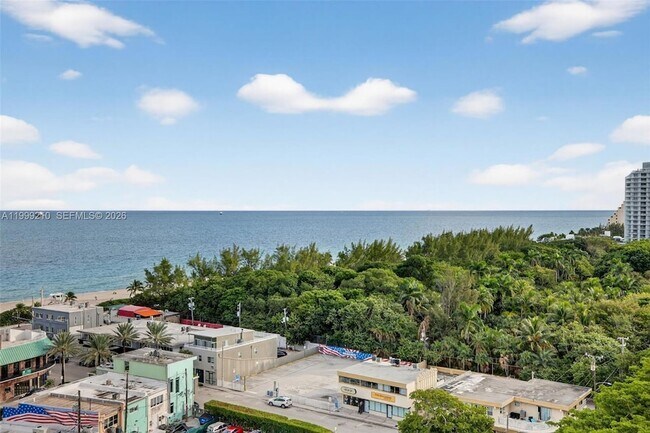 Building Photo - 3000 E Sunrise Blvd