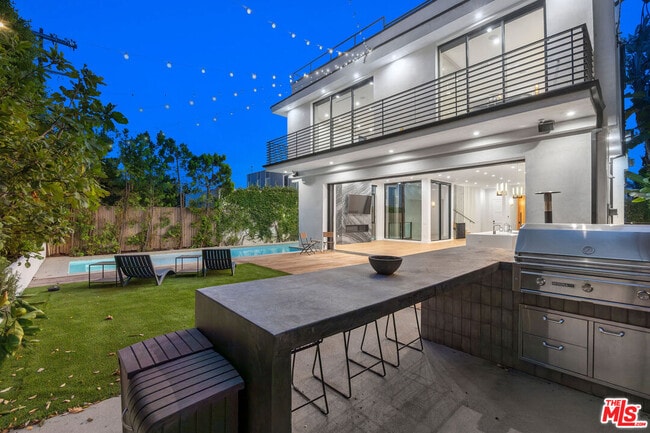 Building Photo - 444 Laurel Ave