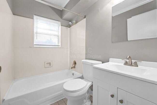 Building Photo - 8801 Malvern Hill Rd