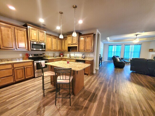 Building Photo - WOW! Incredible 3/2 Open Floor Plan home located in Desired Millview Estates III Subdivision.