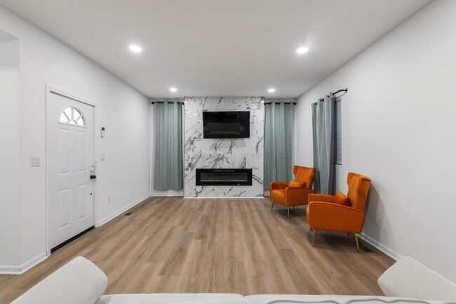 Building Photo - 150 N 22nd St