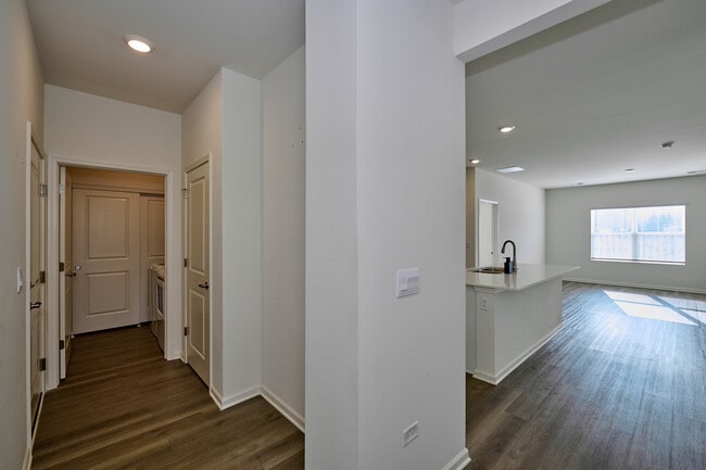 Building Photo - 1179 Woodlily Ln