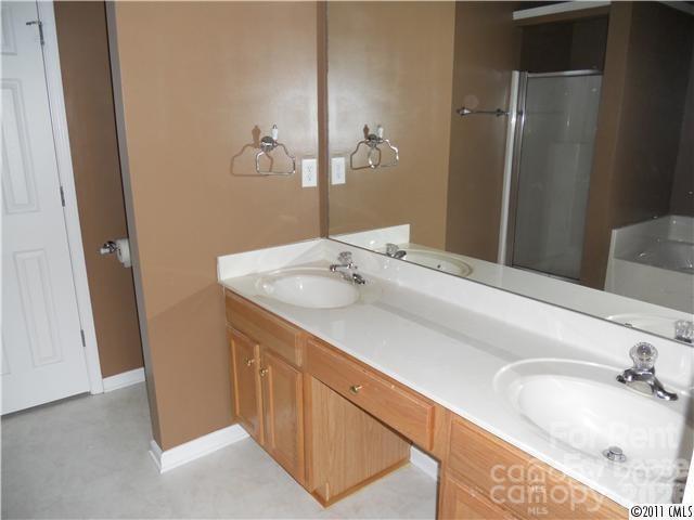 Building Photo - 1307 Smokey Quartz Ln