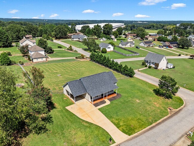 Building Photo - 402 McFall Ct
