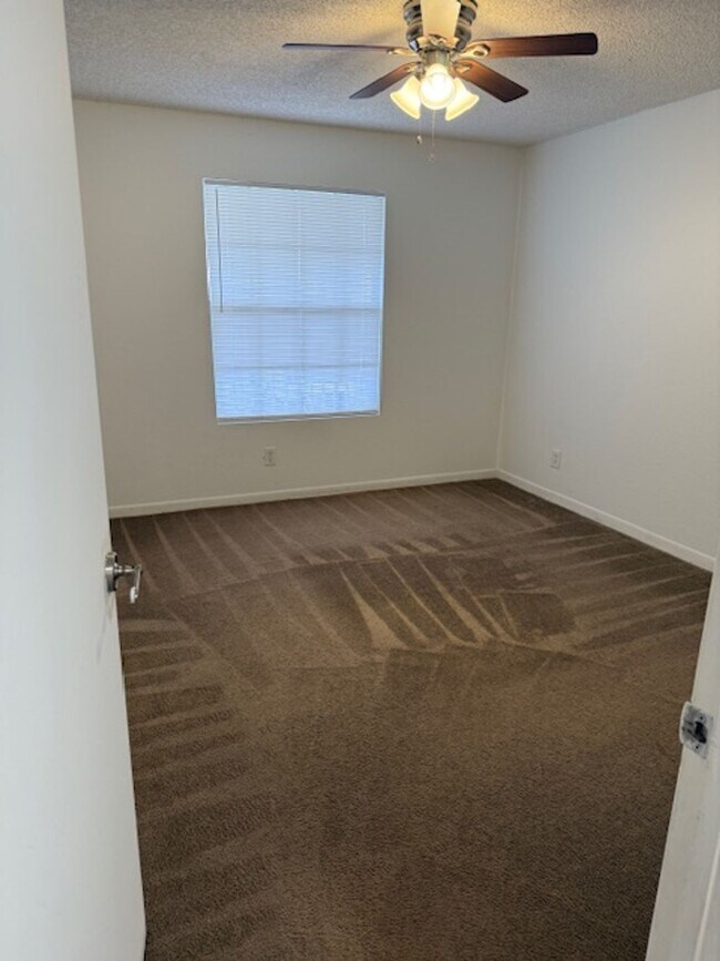 Building Photo - LEXINGTON PLACE ONE BEDROOM CONDO