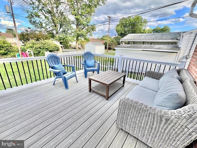 Building Photo - 503 Dorchester Ave