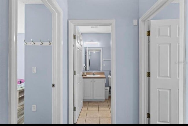 Building Photo - 1017 Park Ridge Cir