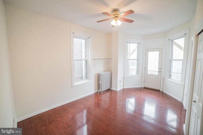 Building Photo - 2424 Poplar St