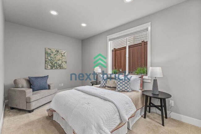 Building Photo - Spacious 4-Bed, 4-Bath Retreat in Sammamish – 3300 Sq Ft of Comfort and Style!
