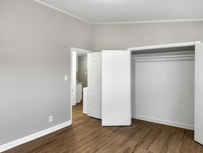 Building Photo - 501 Saunders Pl