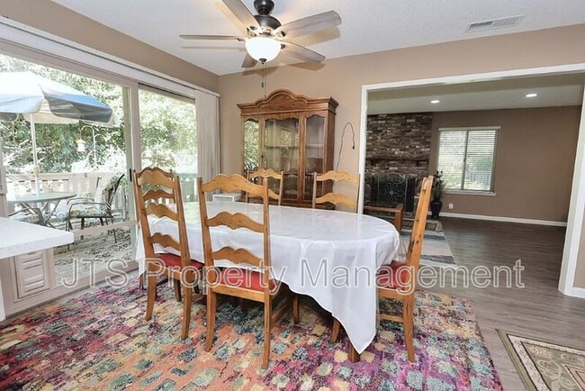 Building Photo - 6913 Navarro Ct