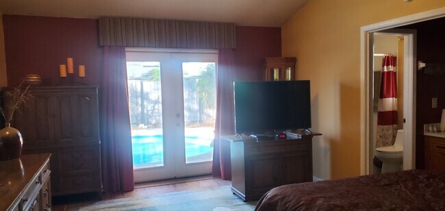 Building Photo - 2620 Moody Ave