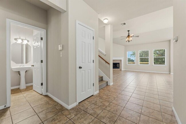 Building Photo - 1216 Willowbrook Dr