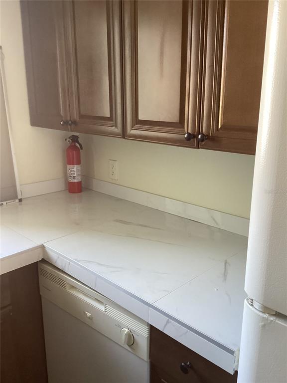 Building Photo - 2054 Bowen Dr