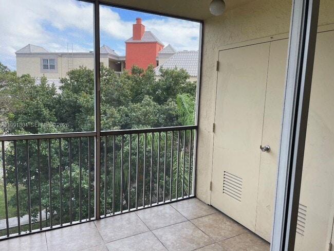 Building Photo - 8255 Lake Dr