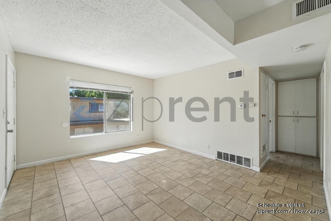 Building Photo - 132 W 18th St