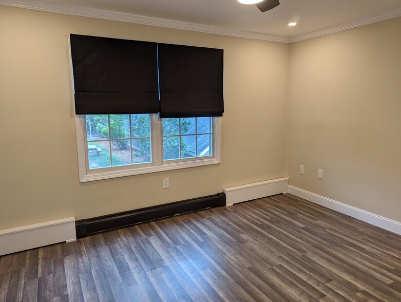 Building Photo - 8 Northbrook Dr