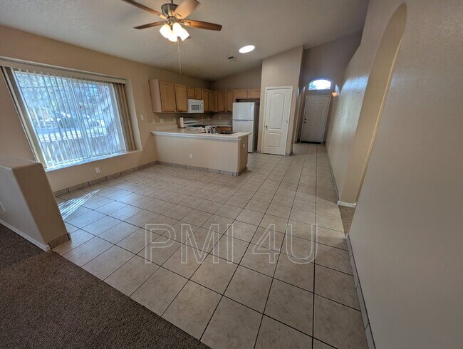 Building Photo - 9800 Kokopelli Dr NW