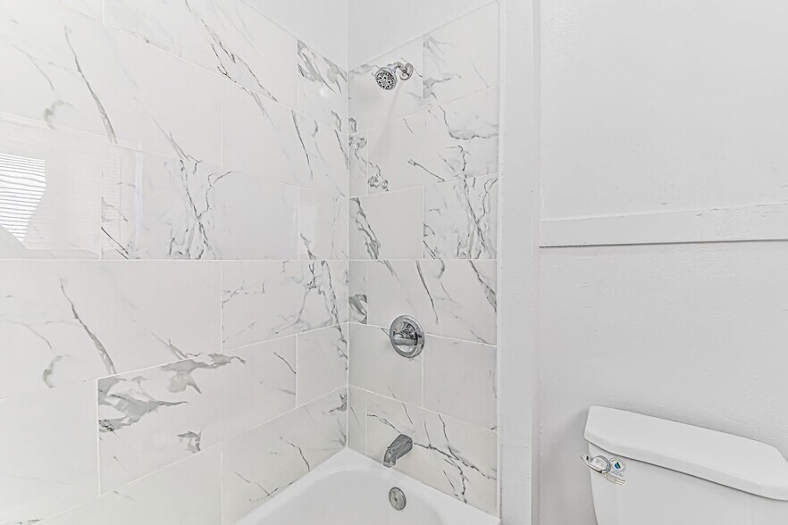 Building Photo - 1074 Obispo Ave