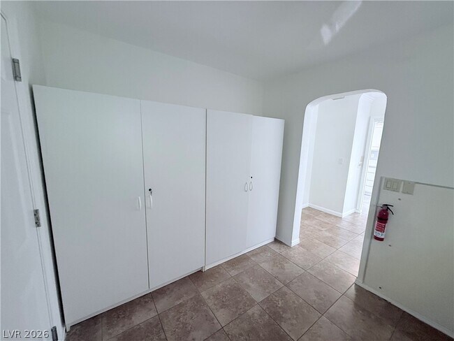 Building Photo - 9709 Blue Bell Dr