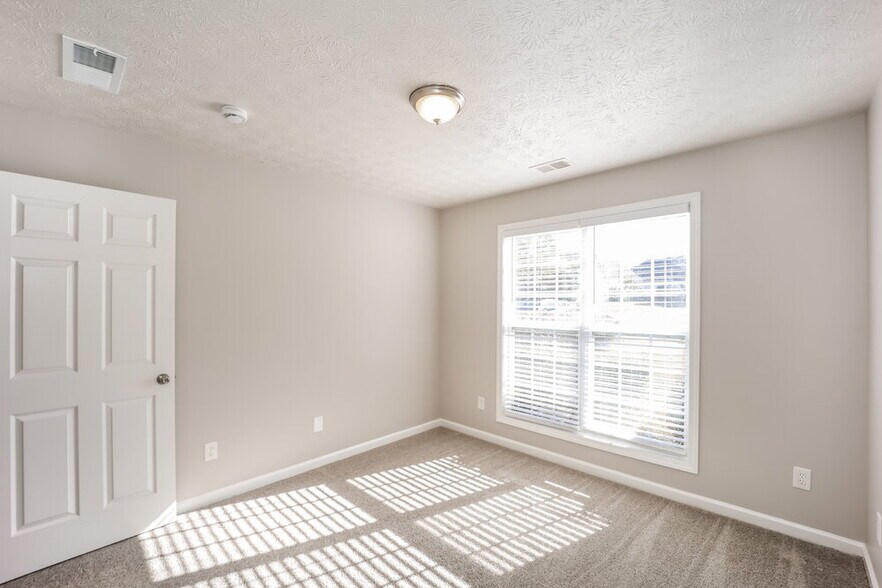 Building Photo - 1716 Anniston Dr