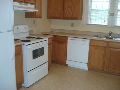 Building Photo - 321 S Eagleson Ave