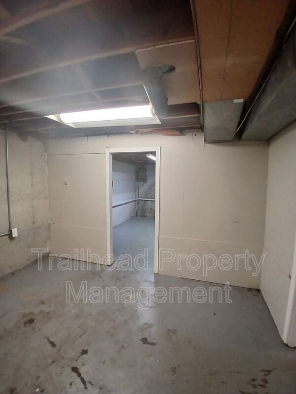 Building Photo - 1026 SW Kingscross Rd