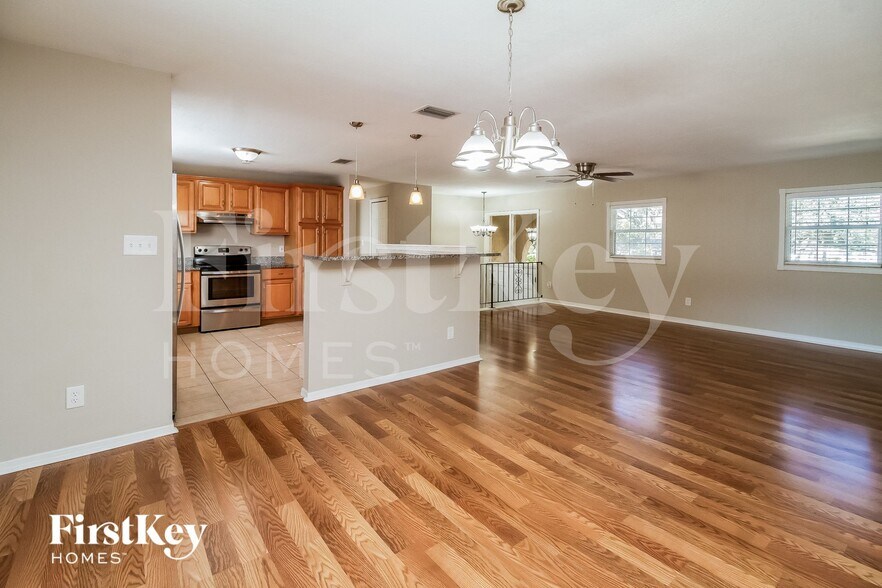 Building Photo - 8618 Vannoy Ct