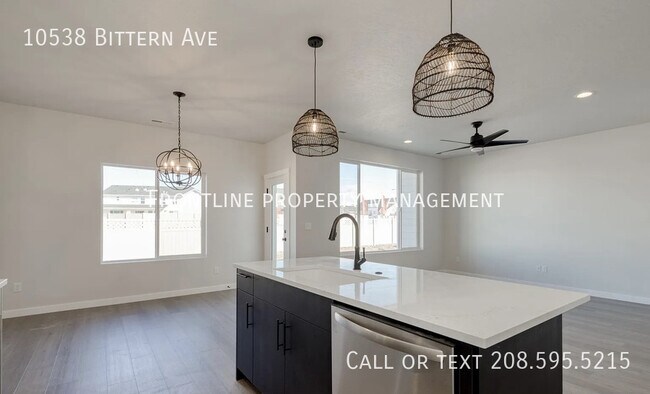 Building Photo - 10538 W Bittern St