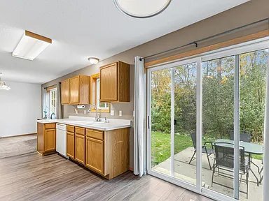 Building Photo - 10783 Tamarack Cir