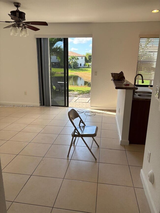 Building Photo - 4236 SW 164th Ct