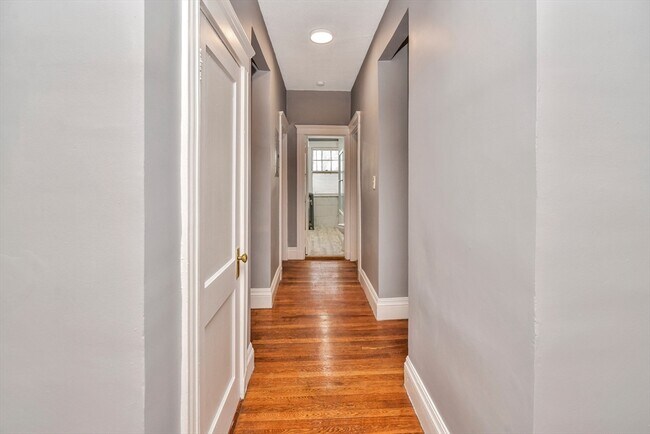 Building Photo - 146 Homestead St