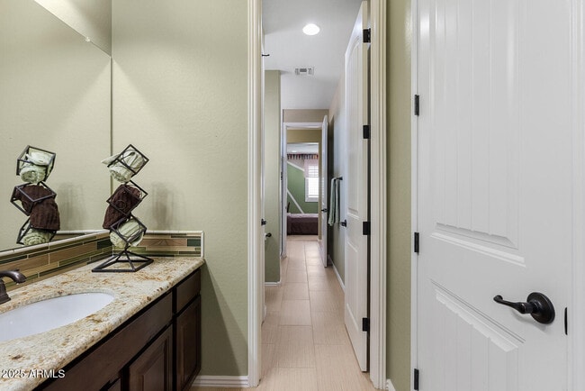 Building Photo - 3615 E Cassia Ln