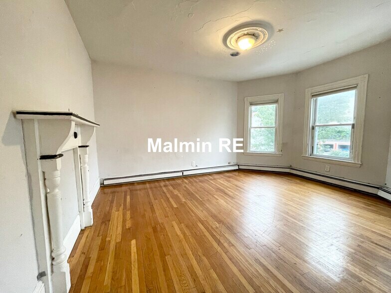 Building Photo - 61 Hillside St