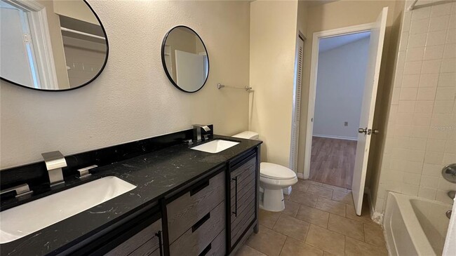 Building Photo - 405 Fountainhead Cir
