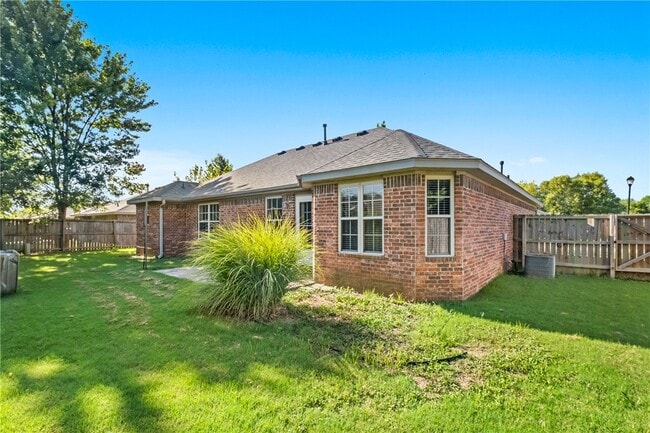 Building Photo - 3806 W Tanyard Dr
