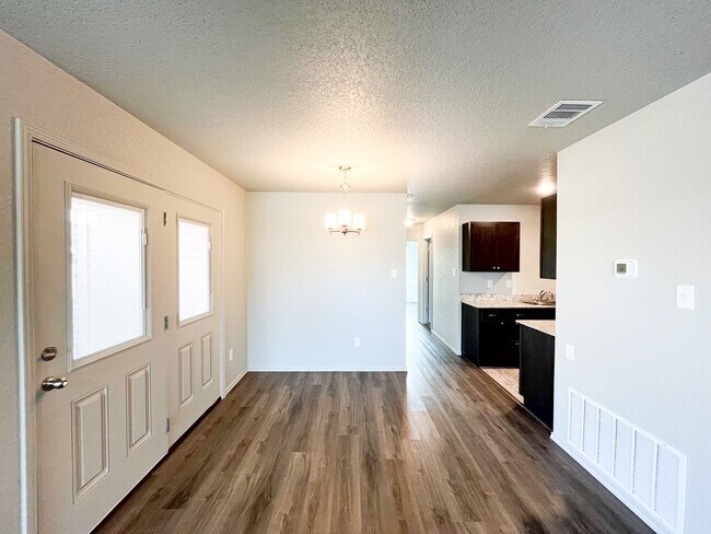 Building Photo - 1606 Risen Star Ln