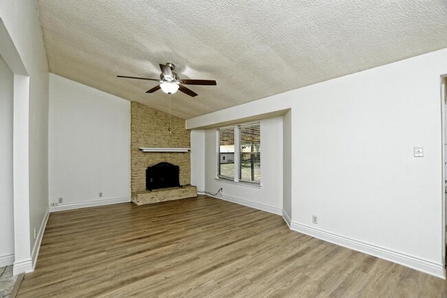 Building Photo - 301 Fawnfield Dr