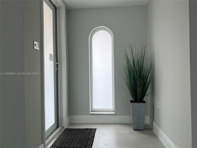 Building Photo - 9200 SW 54th St