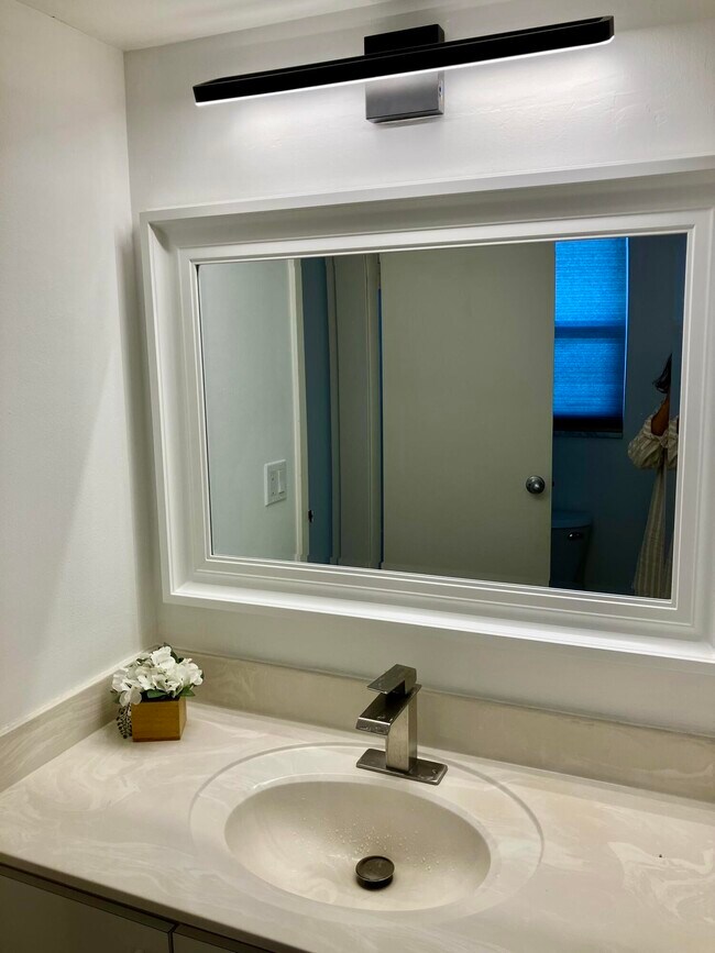 Building Photo - 3590 Via Poinciana