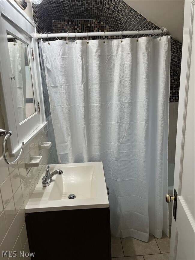 Building Photo - 6156 Kelsey Rd