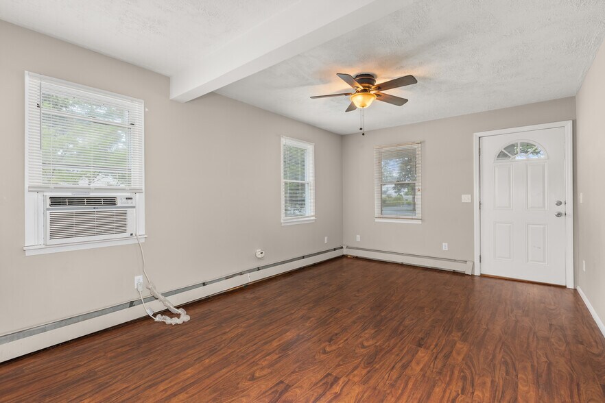 Building Photo - 447 Johnson Ave