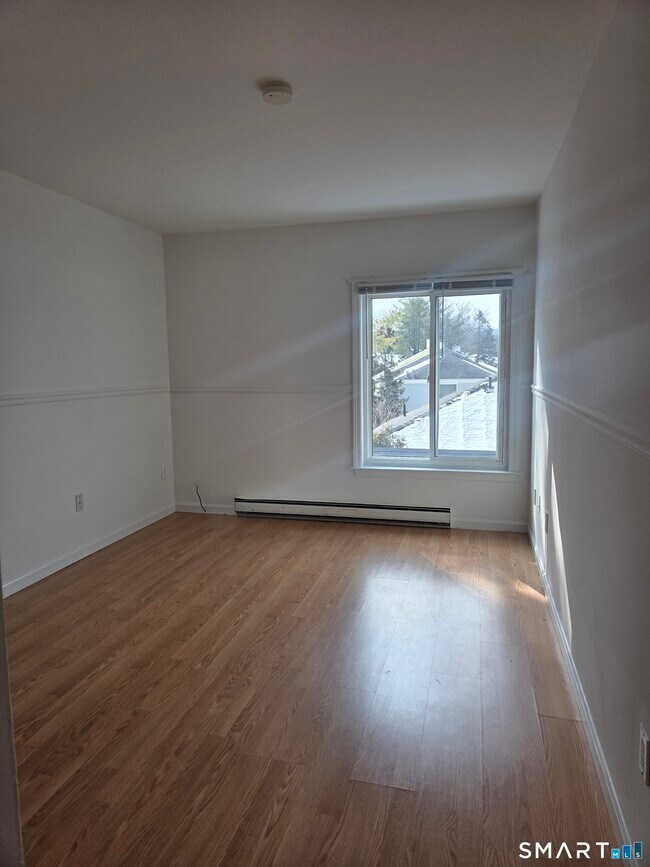 Building Photo - 73 Park Ave