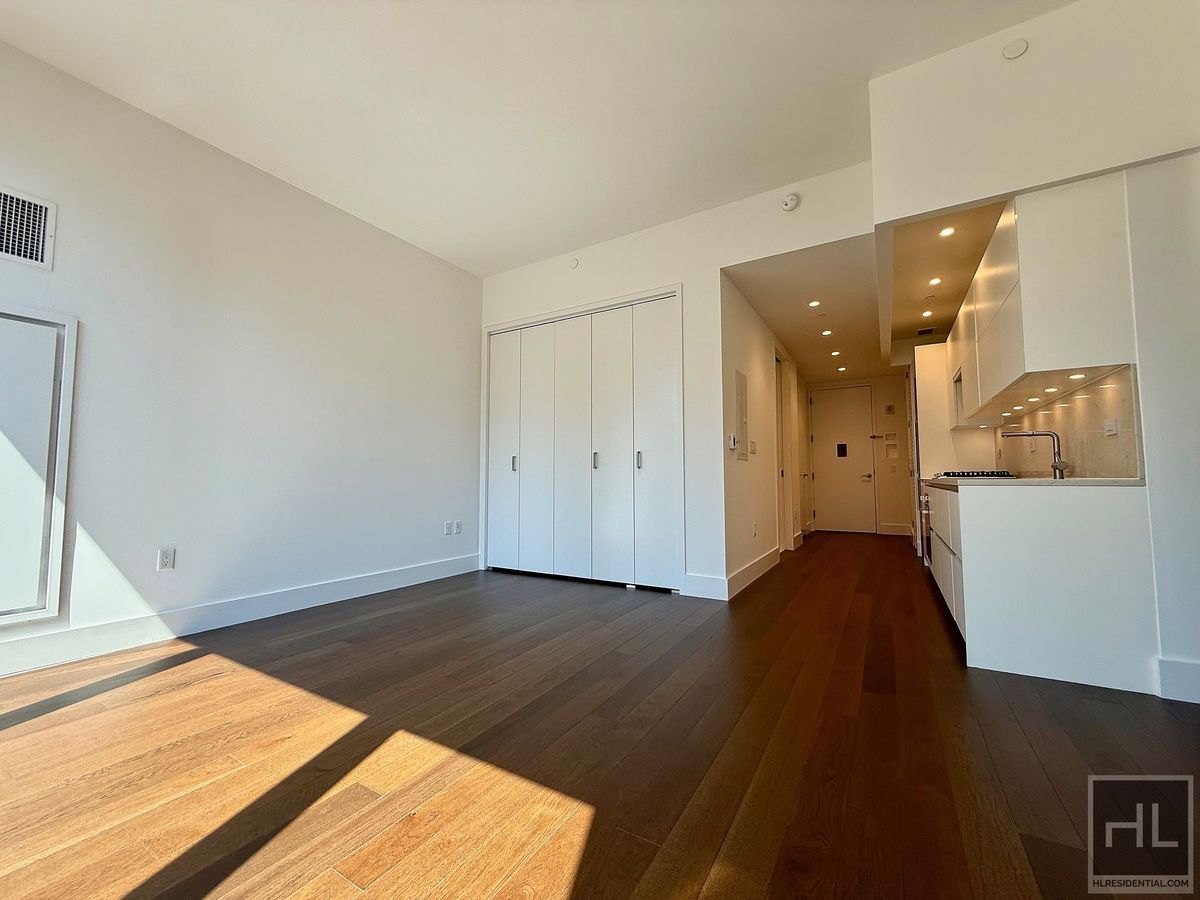 Building Photo - East 44th Street