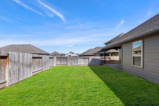 Building Photo - 1144 Purple Orchid St